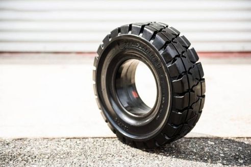To determine whether solid pneumatic or cushion press-on band forklift tires will best suit your application, consult this side-by-side comparison. To determine whether solid pneumatic or cushion press-on band forklift tires will best suit your application, consult this side-by-side comparison.