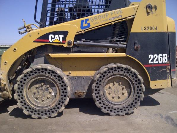 Nu-Air DT tires on CAT 226B_2 Nu-Air DT tires on CAT 226B_2
