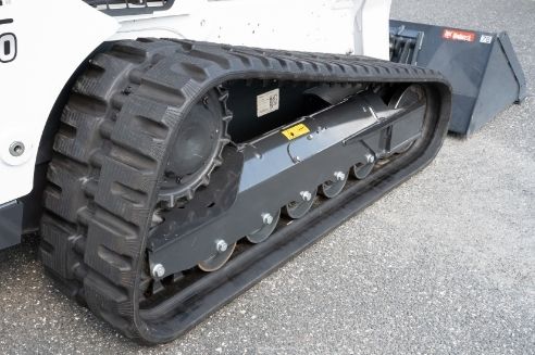 Continuous Wound vs. Overlapping Connections on Rubber Tracks Continuous Wound vs. Overlapping Connections on Rubber Tracks