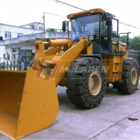 Solid Cushion flat-proof OTR tires on a lalrge Wheelloader Solid Cushion flat-proof OTR tires on a lalrge Wheelloader